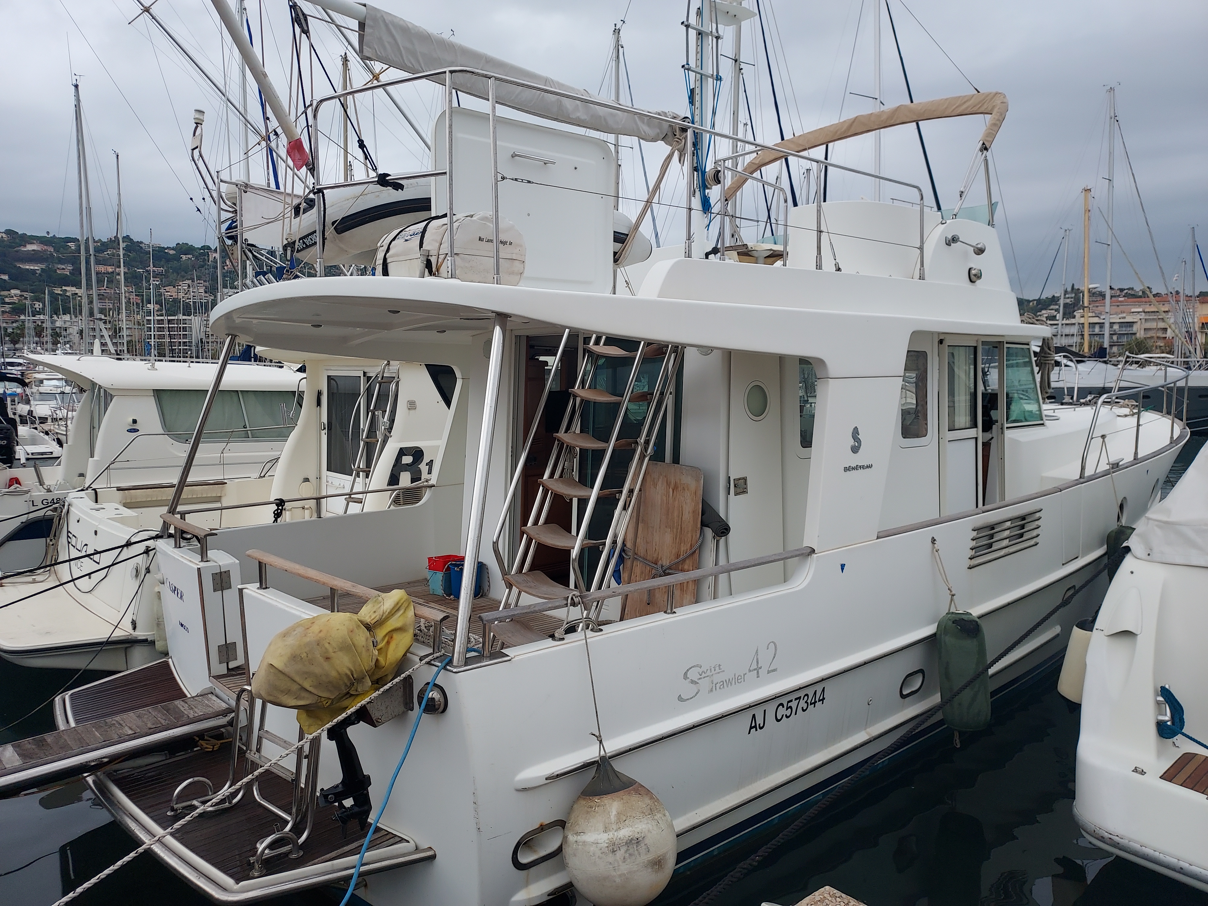 slider 1 Beneteau Swift Trawler 42